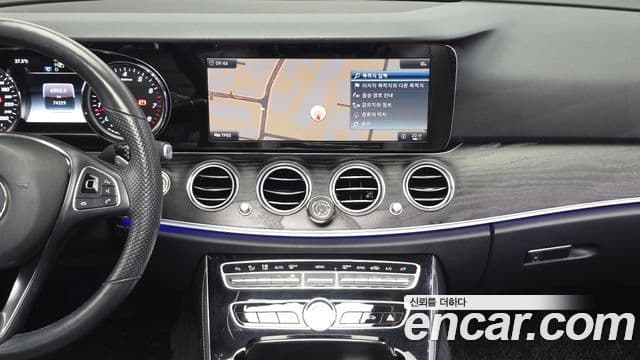 Mercedes-Benz E-Class 2018 — фото 14 из 20
