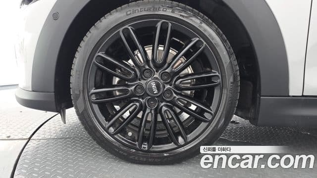 Mini Cooper Convertible 2024 — фото 4 из 20