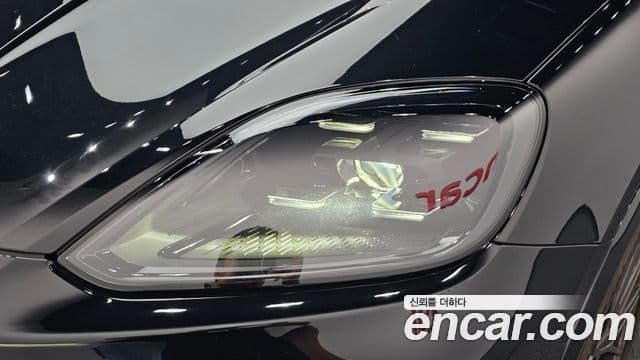 Porsche Cayenne 2024 — Şəkil 33/39
