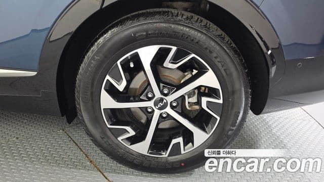Kia Sportage 2022 — Photo 4/35