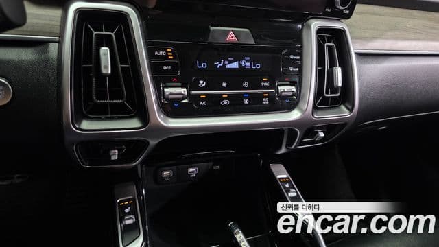Kia Sorento 2021 — фото 17 из 20