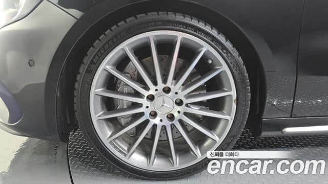 Mercedes-Benz A-Class 2018 — Şəkil 4/20