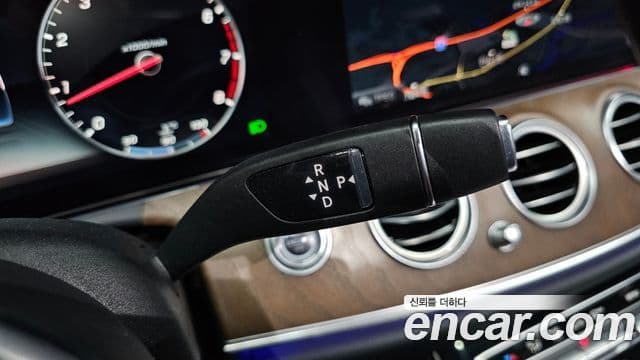 Mercedes-Benz E-Class 2019 — Şəkil 9/20