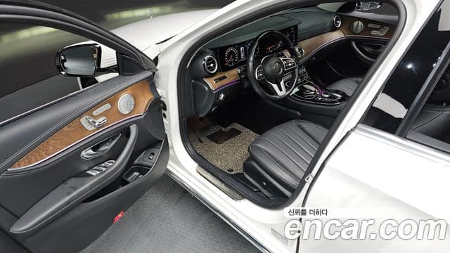 Mercedes-Benz E-Class 2019 — Şəkil 10/20