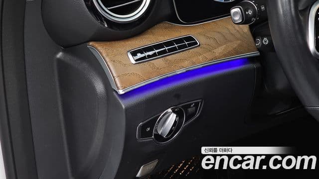 Mercedes-Benz E-Class 2019 — Şəkil 13/20