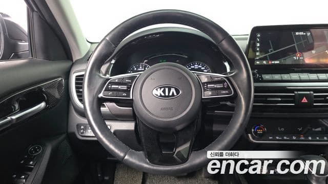 Kia Seltos 2020 — ფოტო 13/20