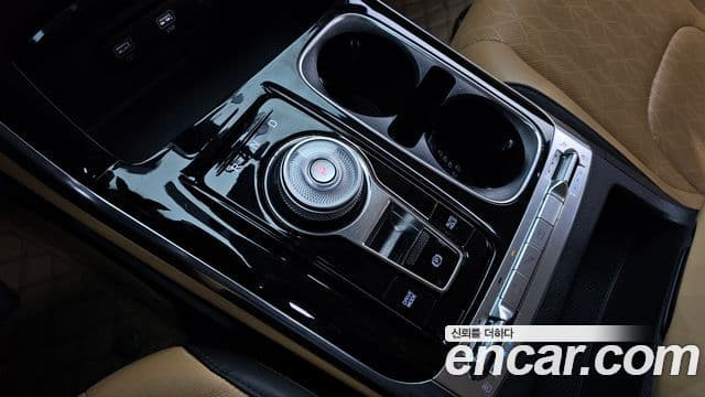 Kia Carnival 2023 — Şəkil 9/20