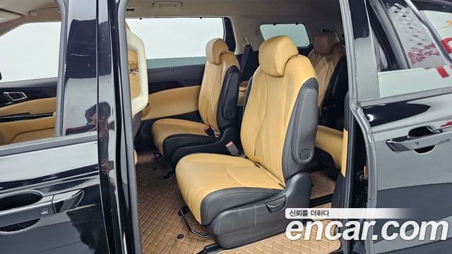 Kia Carnival 2023 — Şəkil 12/20