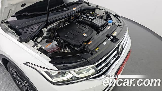 Volkswagen Tiguan 2022 — ფოტო 6/20