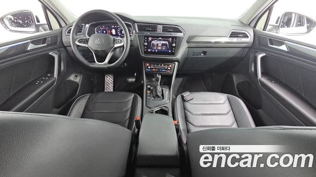 Volkswagen Tiguan 2022 — ფოტო 7/20