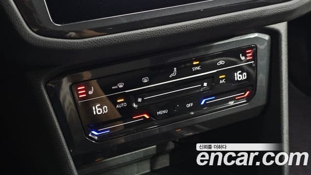 Volkswagen Tiguan 2022 — ფოტო 17/20