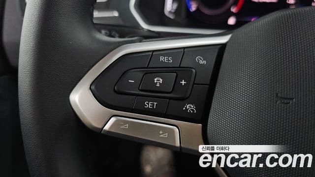 Volkswagen Tiguan 2022 — ფოტო 18/20