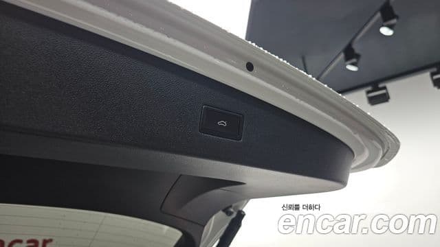 Volkswagen Tiguan 2022 — ფოტო 19/20