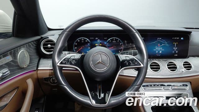 Mercedes-Benz E-Class 2022 — Şəkil 13/20