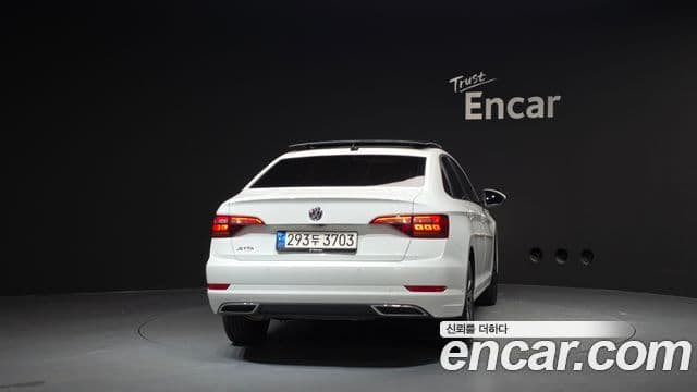 Volkswagen Jetta 2021 — ფოტო 4/20