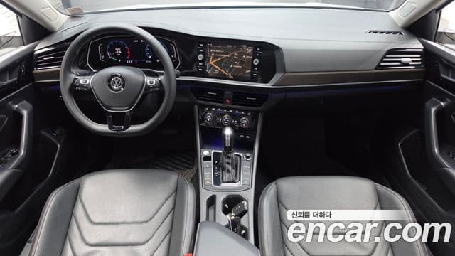 Volkswagen Jetta 2021 — ფოტო 7/20