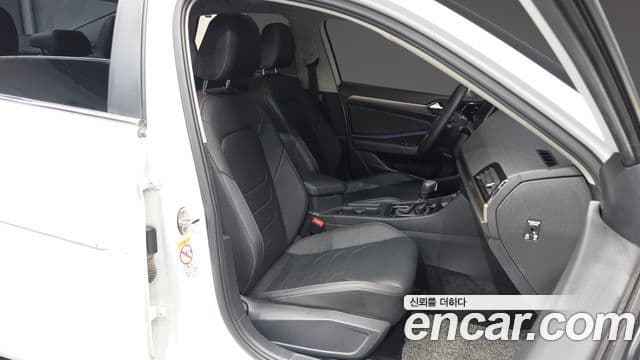 Volkswagen Jetta 2021 — ფოტო 11/20