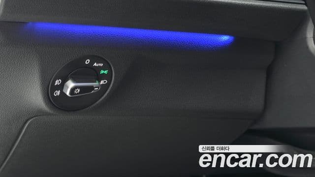 Volkswagen Jetta 2021 — ფოტო 18/20