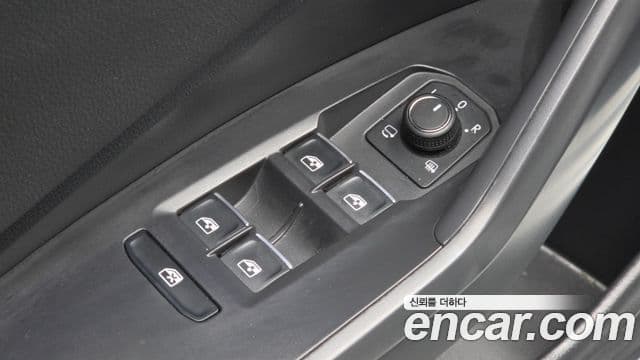 Volkswagen Jetta 2021 — ფოტო 19/20