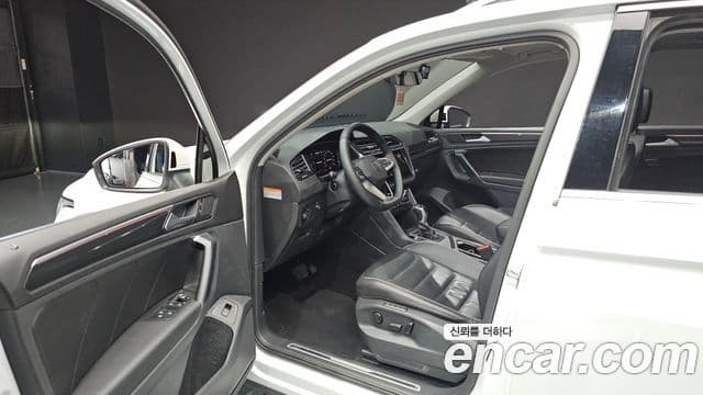Volkswagen Tiguan 2022 — Şəkil 9/20