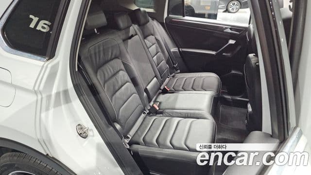 Volkswagen Tiguan 2022 — Şəkil 10/20