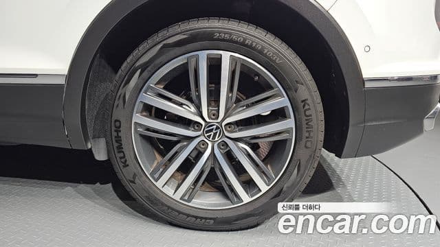 Volkswagen Tiguan 2022 — Photo 13/33