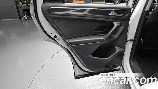 Volkswagen Tiguan 2022 — Photo 3/33