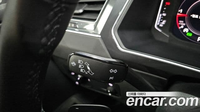 Volkswagen Tiguan 2022 — Photo 12/33