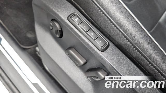 Volkswagen Tiguan 2022 — Photo 21/33