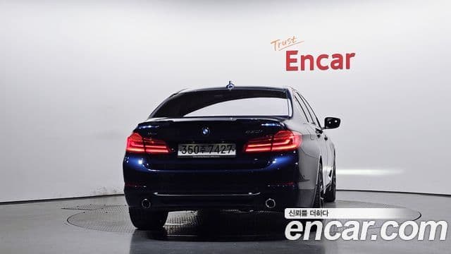 BMW 5 Series 2020 — ფოტო 4/20