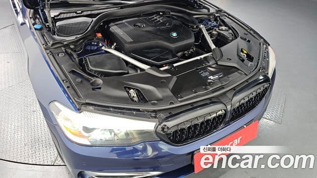 BMW 5 Series 2020 — ფოტო 6/20