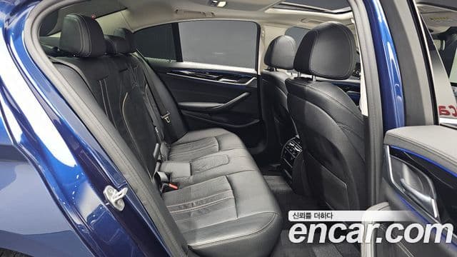 BMW 5 Series 2020 — ფოტო 11/20