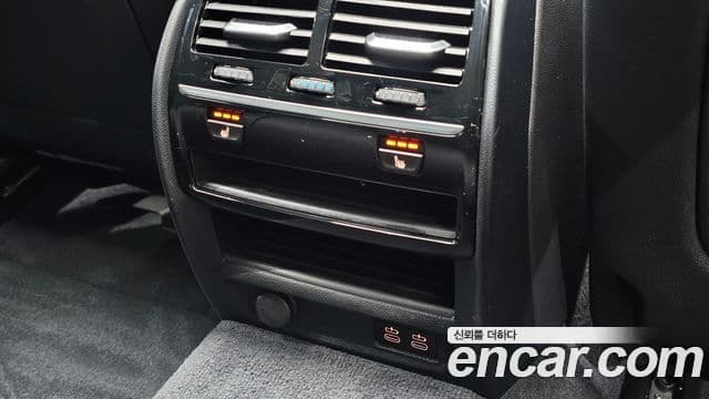 BMW 5 Series 2020 — ფოტო 17/20