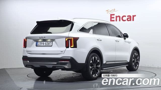 Kia Sorento 2023 — Фото 2/20