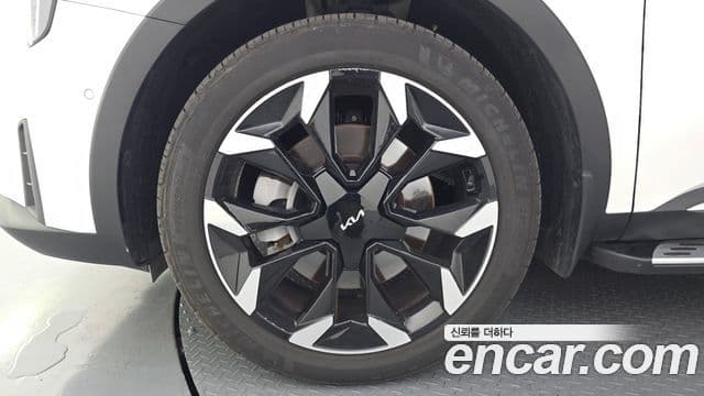 Kia Sorento 2023 — Фото 5/20
