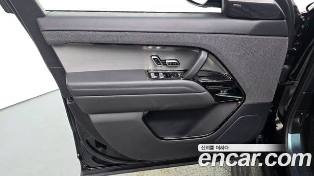 Land Rover Range Rover Sport 2023 — ფოტო 16/34
