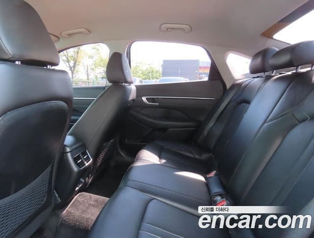 Hyundai Sonata 2022 — ფოტო 5/20