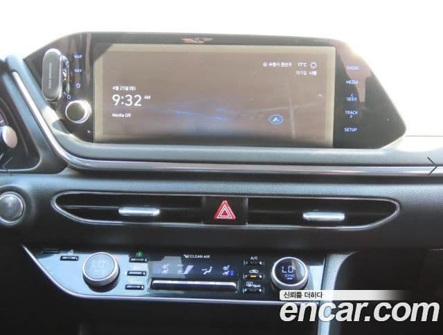Hyundai Sonata 2022 — ფოტო 8/20
