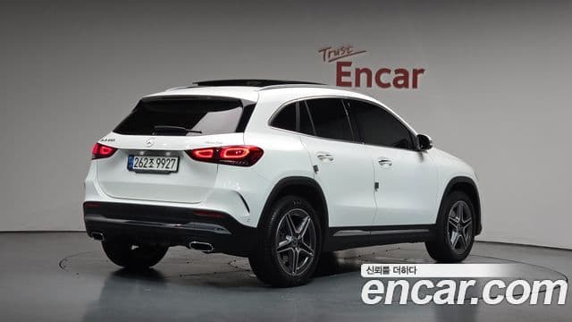 Mercedes-Benz GLA-Class 2021 — Şəkil 2/20