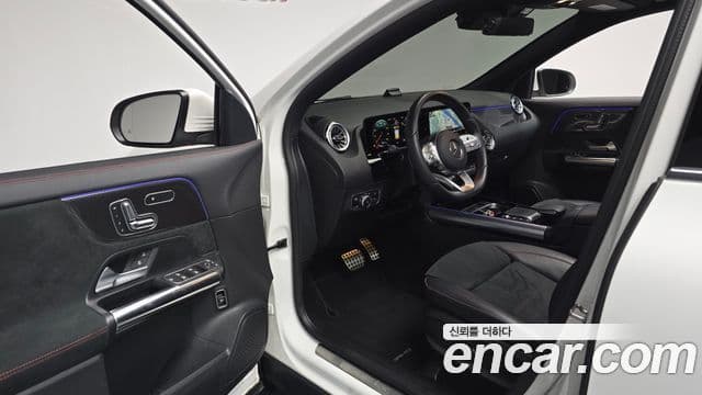 Mercedes-Benz GLA-Class 2021 — Şəkil 10/20