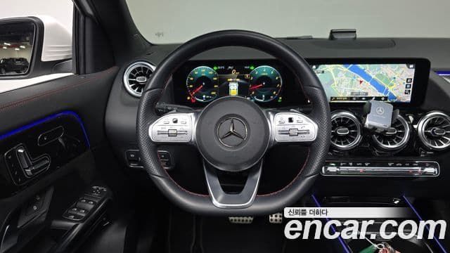 Mercedes-Benz GLA-Class 2021 — Şəkil 13/20