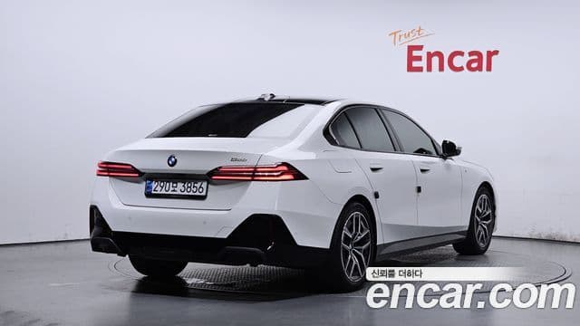BMW 5 Series 2024 — ფოტო 2/20
