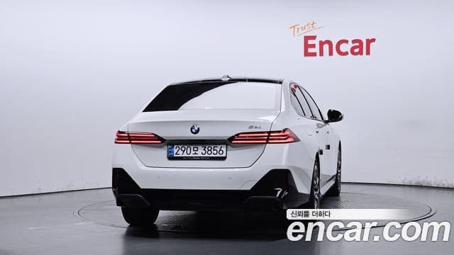 BMW 5 Series 2024 — ფოტო 4/20