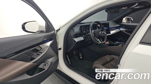 BMW 5 Series 2024 — ფოტო 10/20