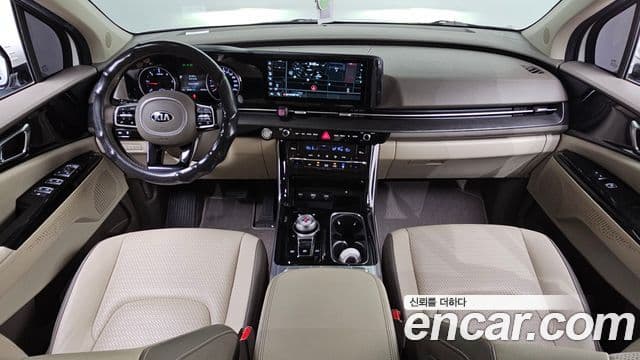 Kia Carnival 2020 — фото 7 из 20