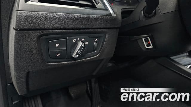 BMW 1 Series 2019 — Şəkil 18/20
