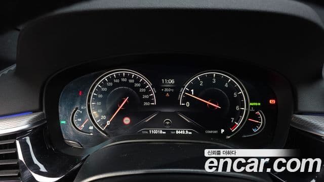 BMW 5 Series 2018 — Şəkil 8/20