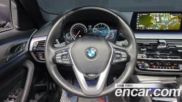 BMW 5 Series 2018 — Şəkil 14/20