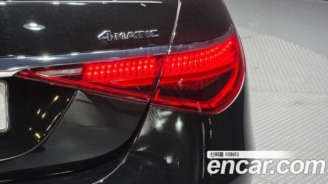 Mercedes-Benz S-Class 2025 — Photo 35/37