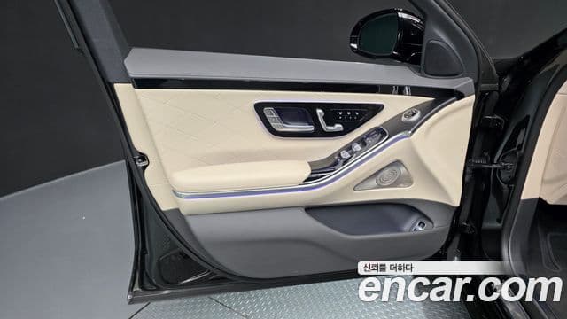 Mercedes-Benz S-Class 2025 — Photo 13/37